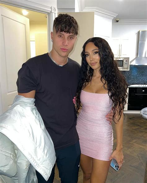 scarlett vas leaked|OnlyFans Model Scarlet Vas Pregnant with Stepbrothers Baby